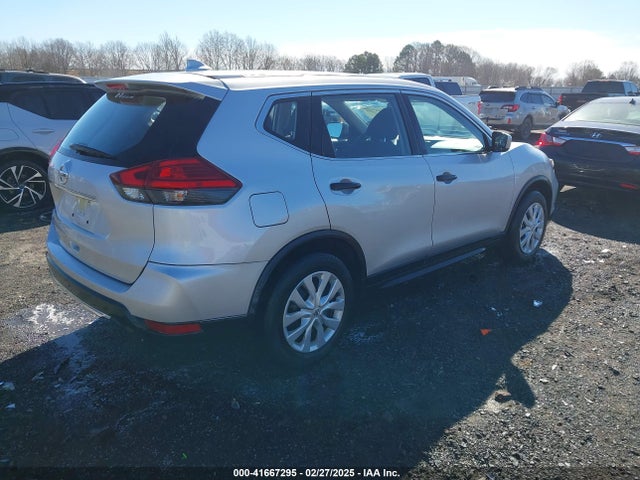 Nissan ROGUE S 2017 JN8AT2MT1HW386419 Image 4