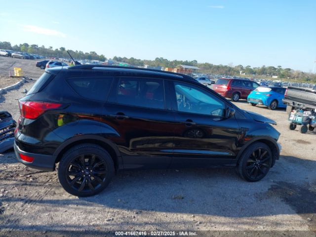 1FMCU0GD8KUB06746 Ford ESCAPE SE