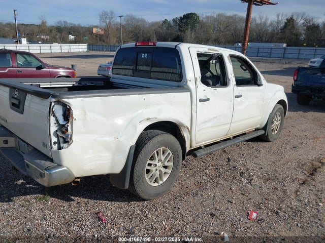 1N6AD0ER7HN767629 Nissan 2017