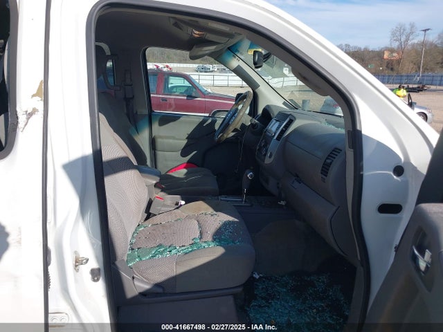 1N6AD0ER7HN767629 Nissan 2017