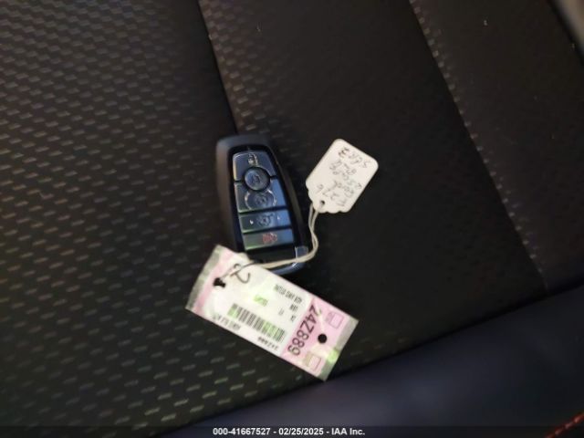 1FMCU9MNXRUB60884 Ford Escape St-line