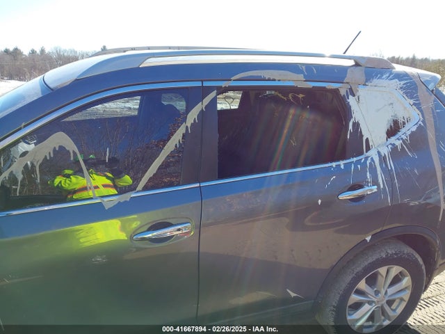 5N1AT2MM5GC801810 Nissan ROGUE SV