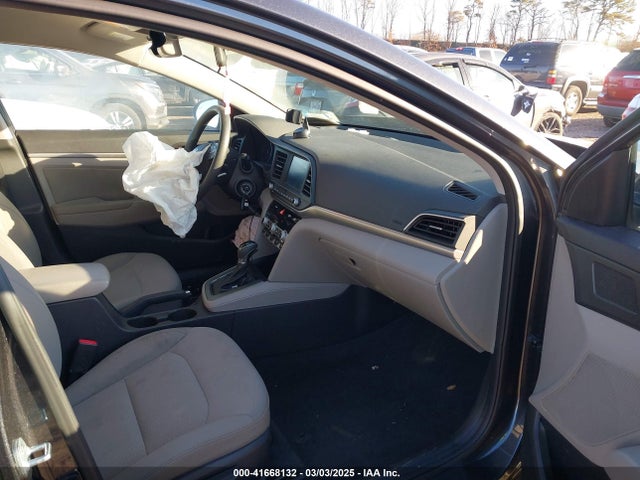 5NPD84LF5LH555082 Hyundai ELANTRA SEL