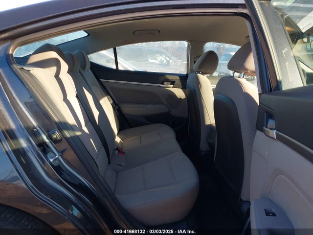 5NPD84LF5LH555082 Hyundai ELANTRA SEL