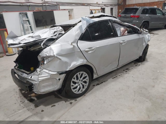 2T1BURHE5JC005963 Toyota COROLLA LE