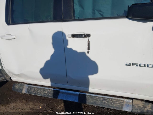 1GC1YNEYXNF201787 Chevrolet l5p