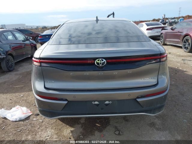 JTDAAAAF9P3016619 Toyota Crown Limited
