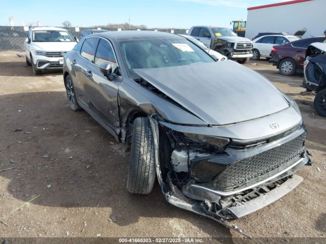 JTDAAAAF9P3016619 Toyota Crown Limited