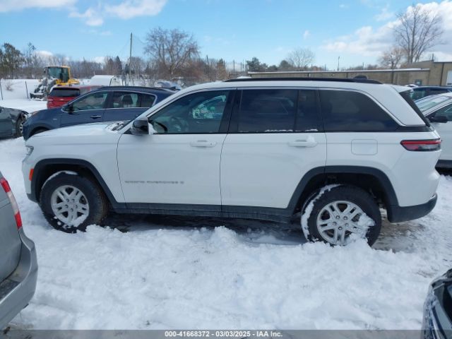 1C4RJHAG3RC141834 Jeep Grand Cherokee Laredo 4x4