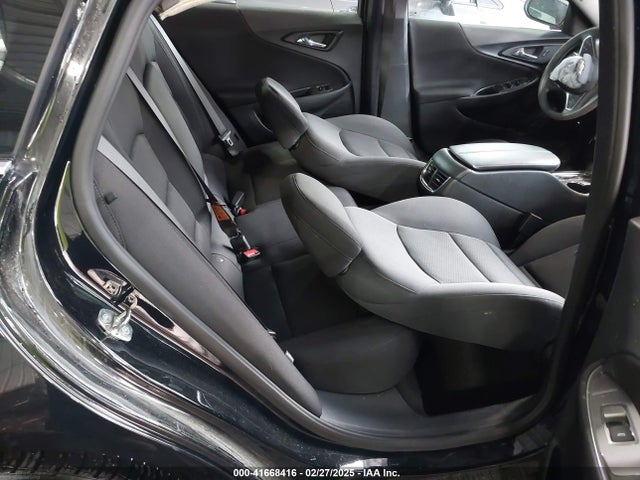 1G1ZD5ST9NF103222 Chevrolet Malibu Fwd Lt