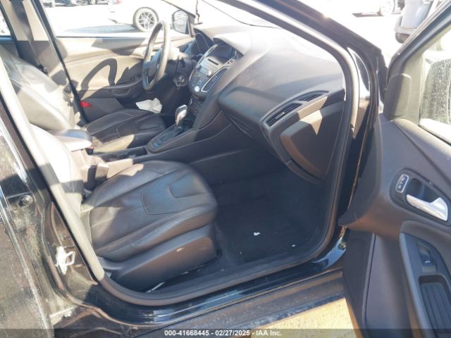 1FADP3F21FL260864 Ford FOCUS SE