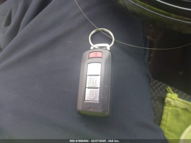 JA4AZ3A30HZ031142 Mitsubishi Outlander Se