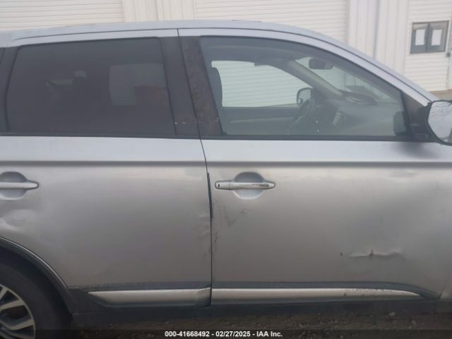 JA4AZ3A30HZ031142 Mitsubishi Outlander Se