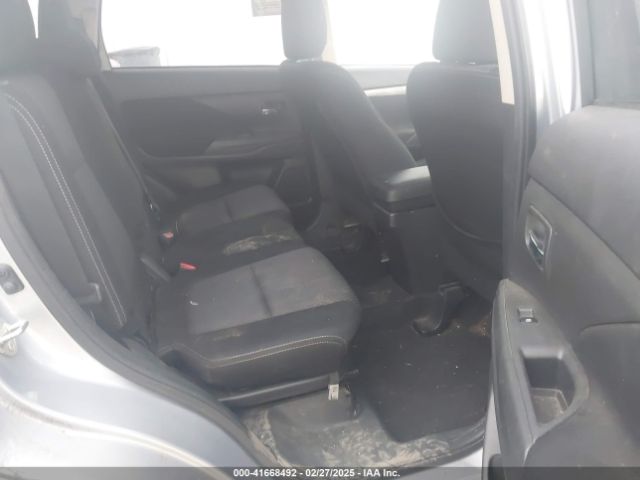 JA4AZ3A30HZ031142 Mitsubishi Outlander Se