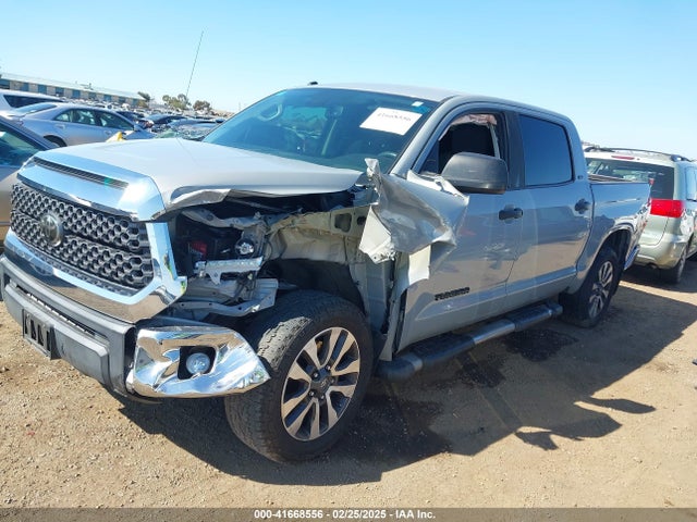 5TFDY5F19KX828470 Toyota Tundra Sr5 5.7l V8
