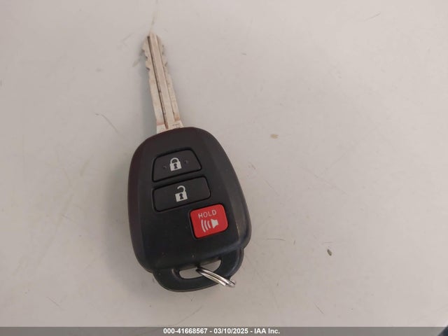 Toyota RAV4 LE 2018 2T3BFREV6JW731156 Image 11
