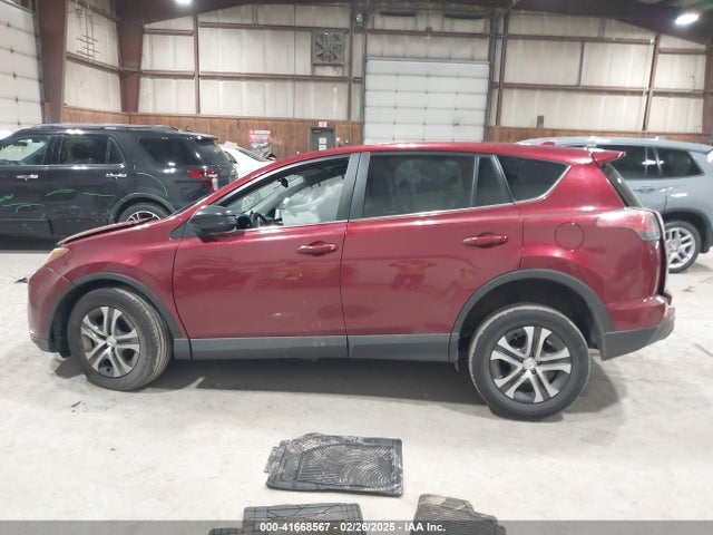 Toyota RAV4 LE 2018 2T3BFREV6JW731156 Image 14