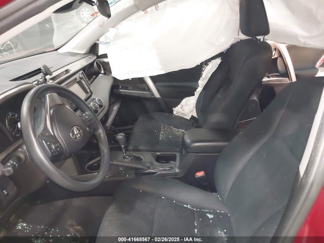 Toyota RAV4 LE 2018 2T3BFREV6JW731156 Image 5