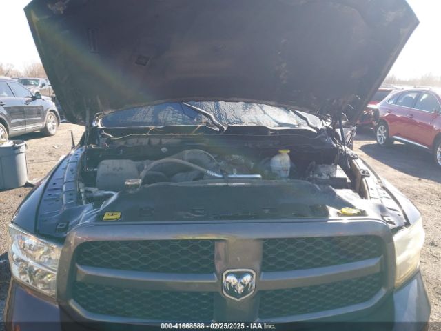 1C6RR7FT6HS670070 RAM 1500 Express  4x4 6'4 Box