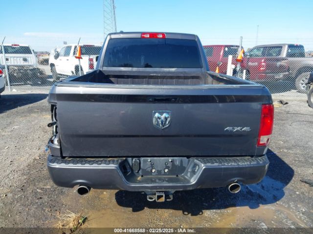 1C6RR7FT6HS670070 RAM 1500 Express  4x4 6'4 Box
