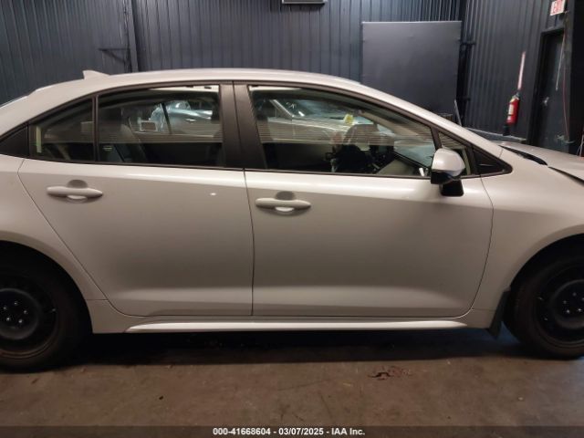 JTDEPMAE6N3012999 Toyota COROLLA LE