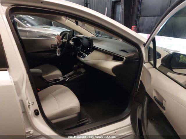 JTDEPMAE6N3012999 Toyota COROLLA LE