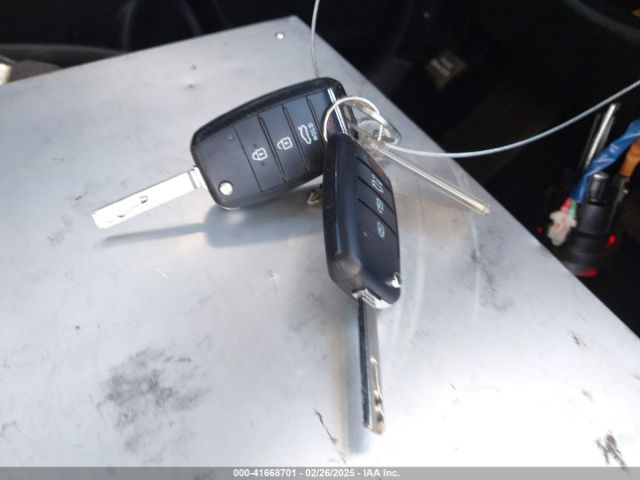 5XXGT4L35JG241250 KIA Optima S