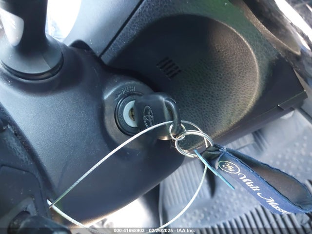 2T1BURHE2HC910056 Toyota COROLLA SE