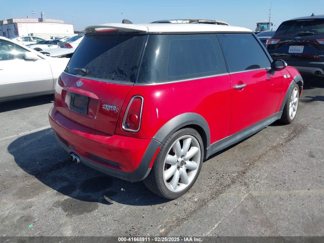 2005 MINI COOPER S WMWRE33405TD92587 Photo 3