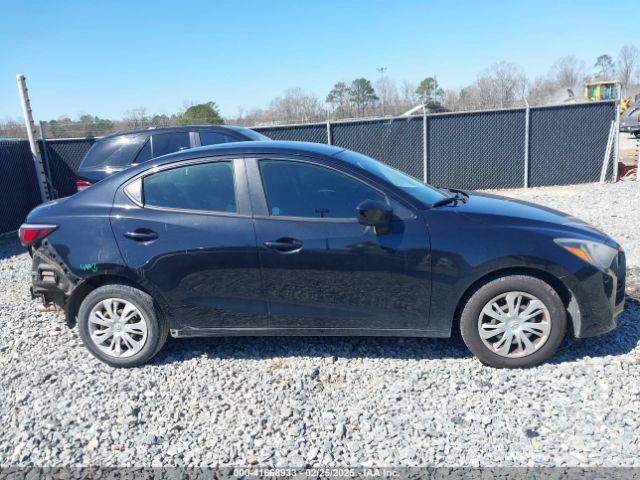 3MYDLBYV4KY500564 Toyota YARIS L