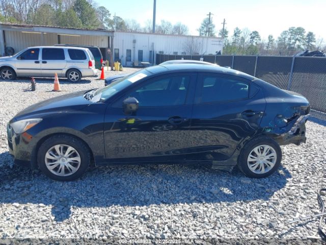 3MYDLBYV4KY500564 Toyota YARIS L