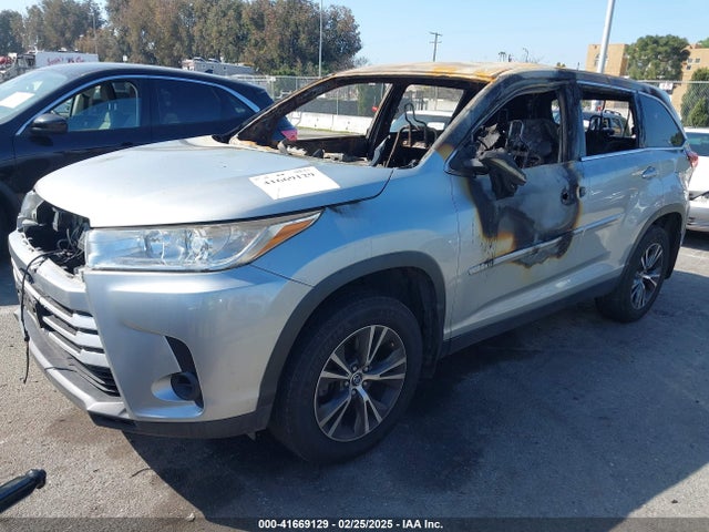 5TDBZRFH5KS916530 Toyota Highlander Le