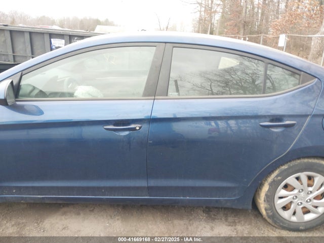 Hyundai ELANTRA SE 2019 5NPD74LF5KH427619 Image 14