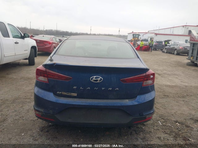 Hyundai ELANTRA SE 2019 5NPD74LF5KH427619 Image 16