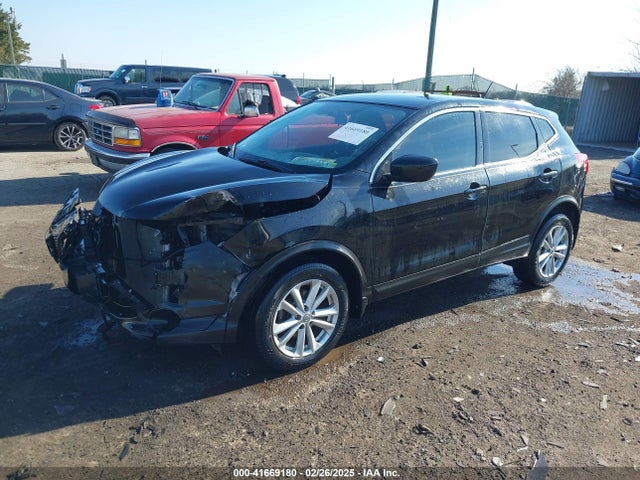 JN1BJ1CR5JW267531 Nissan Rogue Sport S