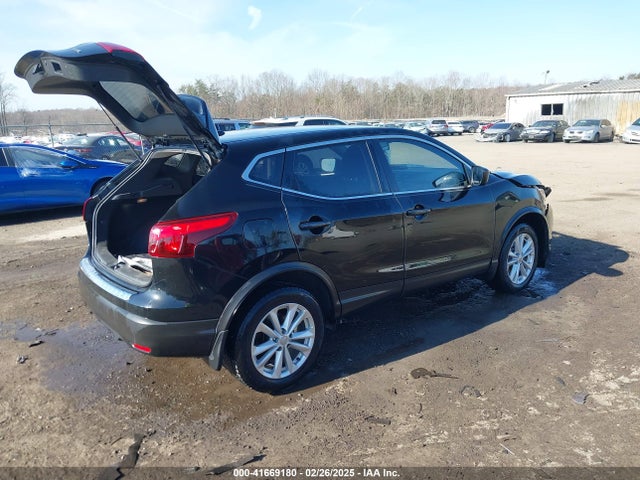 JN1BJ1CR5JW267531 Nissan Rogue Sport S