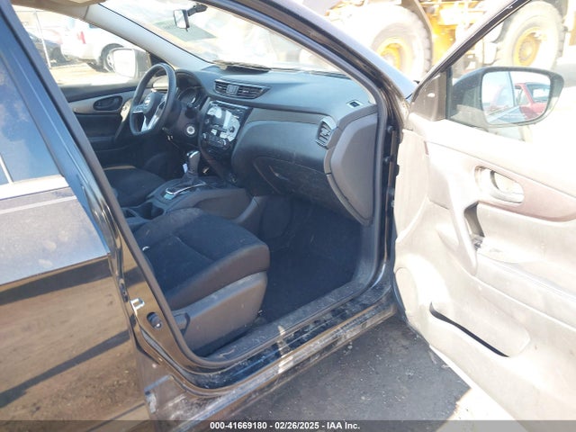 JN1BJ1CR5JW267531 Nissan Rogue Sport S