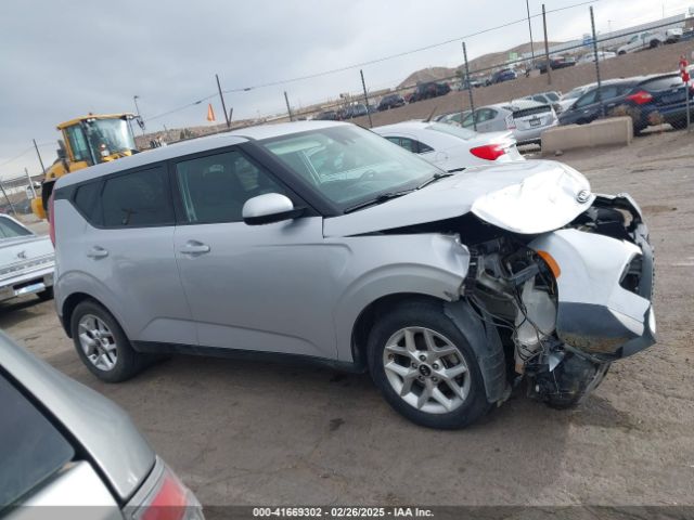 KNDJ23AU8L7016704 KIA SOUL S