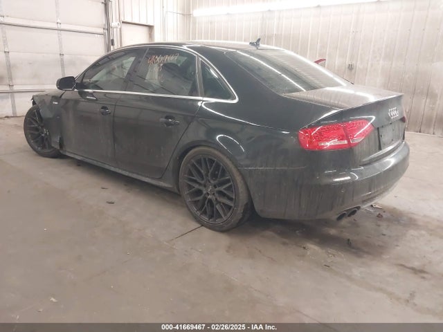2011 AUDI A4 WAUKFAFL5BA062678 Photo 2