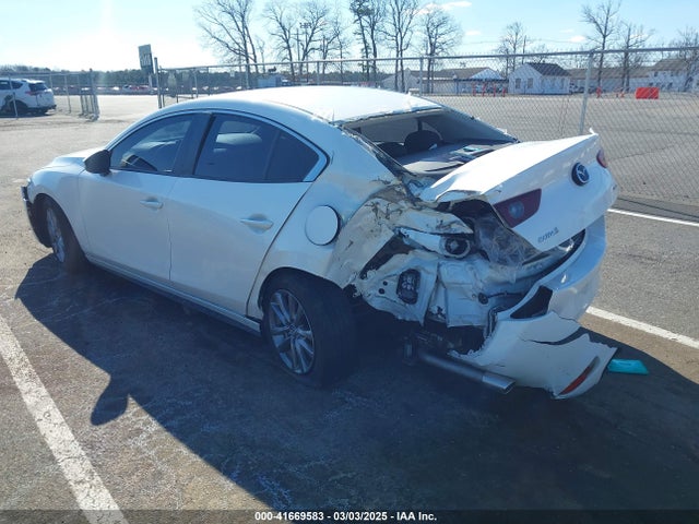 JM1BPAALXN1508318 Mazda Mazda3 2.5 S