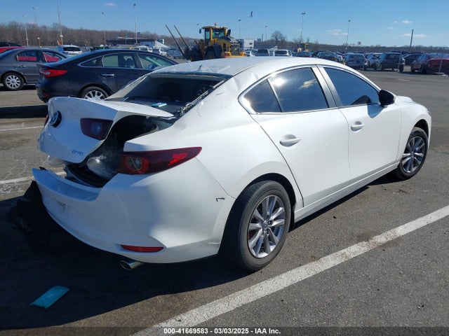 JM1BPAALXN1508318 Mazda Mazda3 2.5 S
