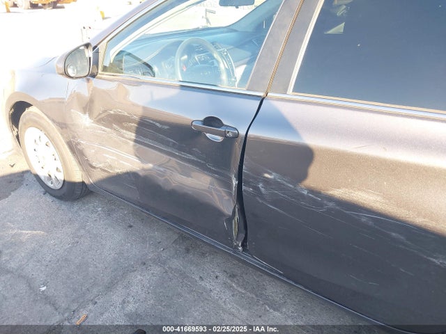 Toyota CAMRY LE 2016 4T4BF1FK9GR518621 Image 18