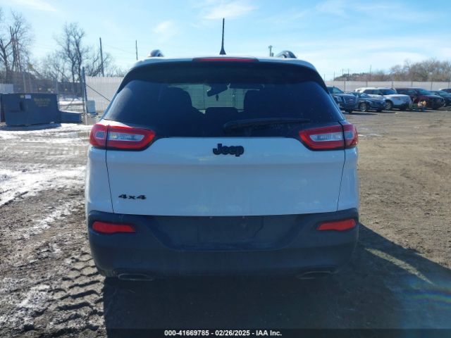 1C4PJMAS8HW633678 Jeep Cherokee Altitude 4x4