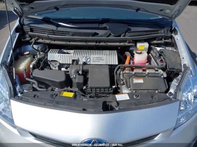 JTDKN3DU0F0429544 Toyota Prius Two
