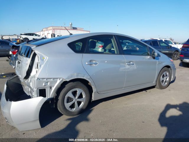 JTDKN3DU0F0429544 Toyota Prius Two
