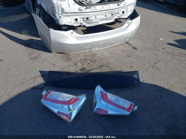 JTDKN3DU0F0429544 Toyota Prius Two