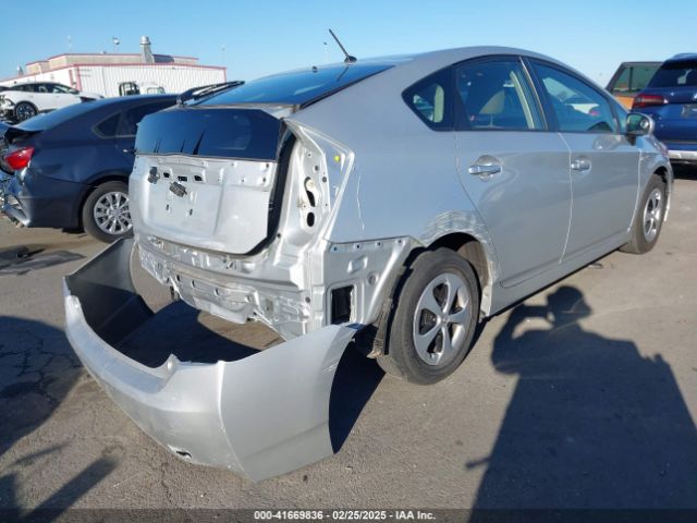 JTDKN3DU0F0429544 Toyota Prius Two