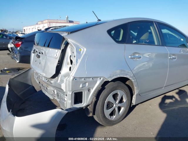 JTDKN3DU0F0429544 Toyota Prius Two