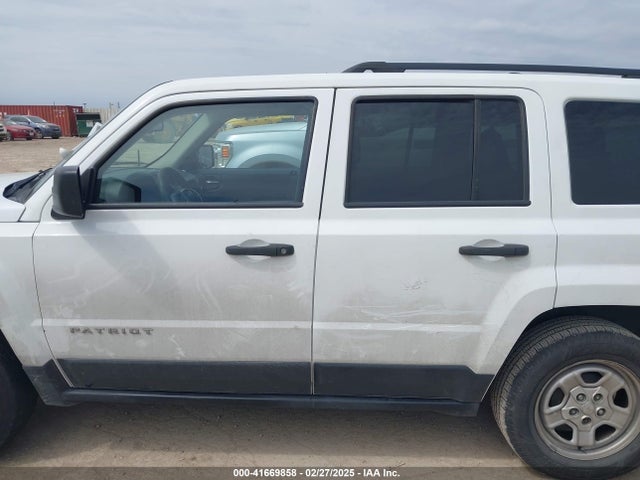 1C4NJPBBXHD208692 Jeep Patriot Sport Fwd