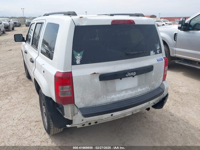 1C4NJPBBXHD208692 Jeep Patriot Sport Fwd